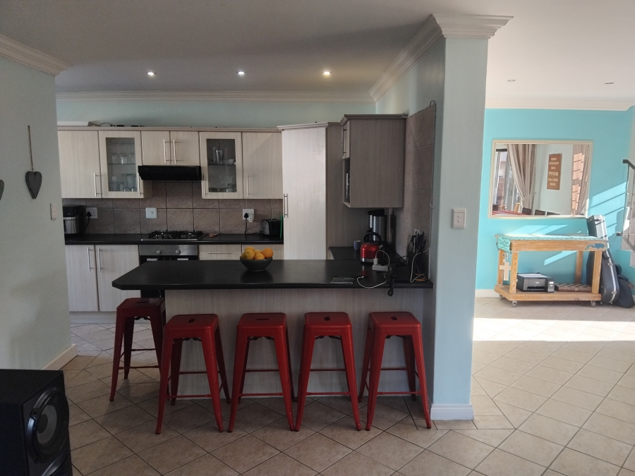 4 Bedroom Property for Sale in Wavecrest Eastern Cape